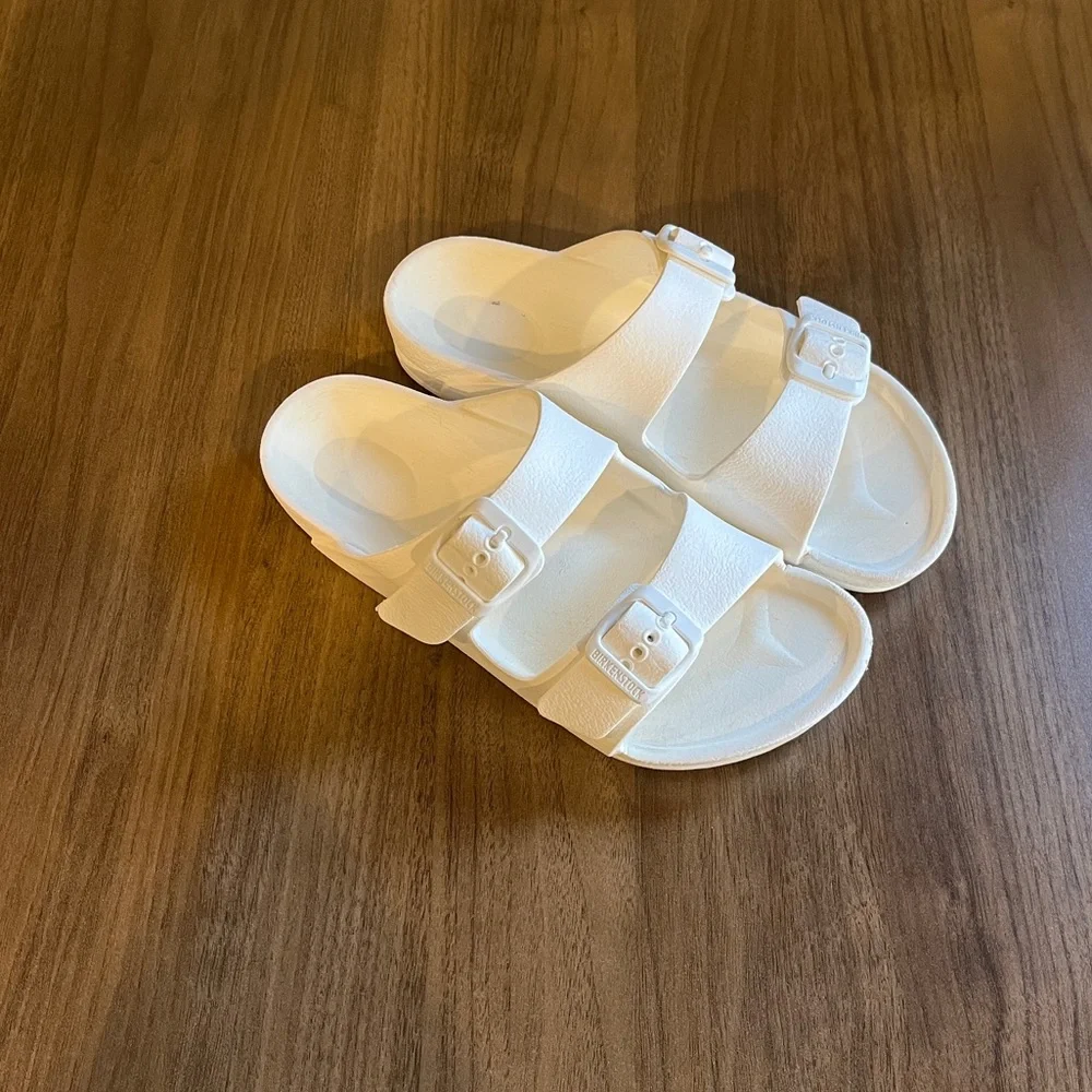 Birkenstock White Arizona EVA Sandals Big Kids US Size 1-1.5 EU Size 32